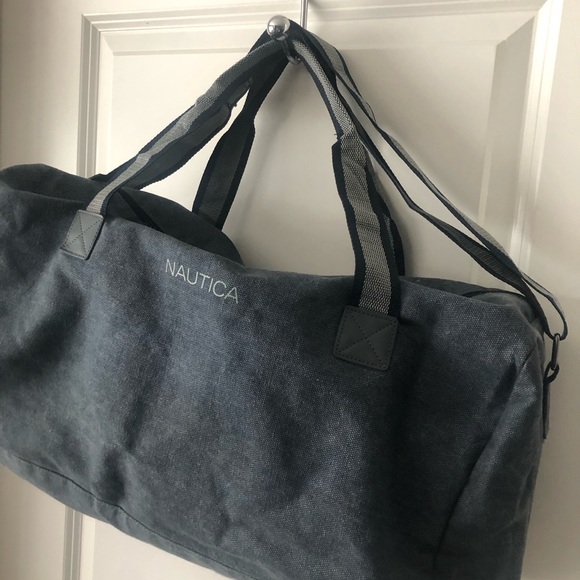 Nautica blue canvas duffel bag w/adjustable straps - Picture 2 of 4